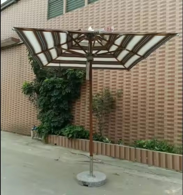 10 FT Tejido de rayas de sombrilla para patio de playa al aire libre con inclinación y manivela para muebles de restaurantes y pubs