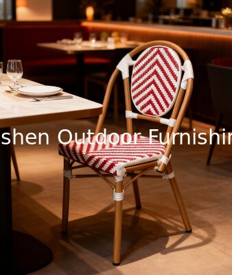 Silla de exterior rosa elegante resistente al desvanecimiento y resistente a la intemperie con un marco de aluminio resistente para su patio