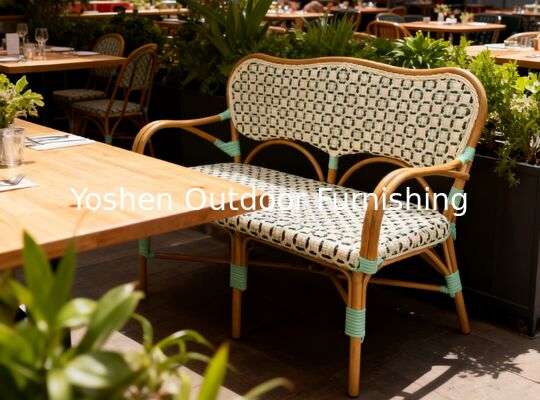 Banquete de Bistro Francés de Rattan con respaldo y reposabrazos para el patio de césped del porche