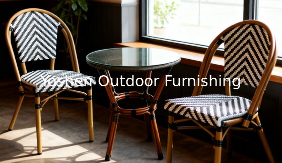 Mesa de comedor de aluminio de ratán de 2 asientos al aire libre con cubierta de vidrio patio balcón terraza