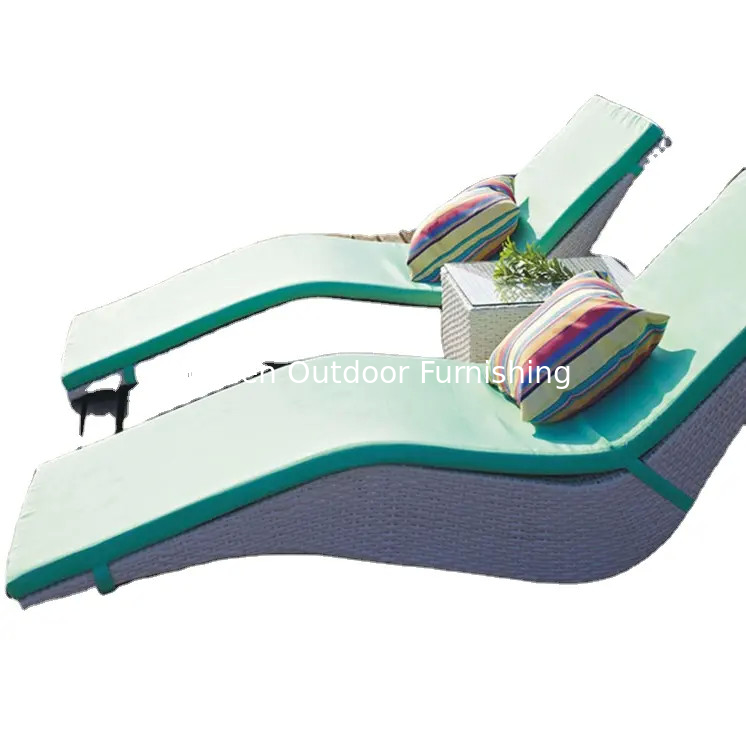 Cama de sol exterior de mimbre resistente a los rayos UV Muebles de playa de ratán cama de sol exterior sillas de plastic con cojín---6091