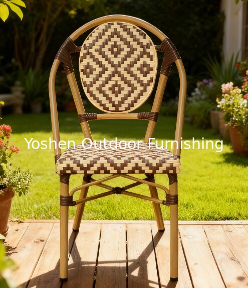 Silla de rotín de estilo parisino geométrico para comidas al aire libre Silla de patio de rayas marrones de chocolate