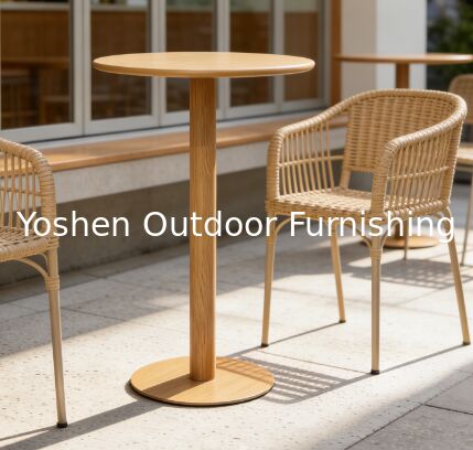 Mesa de bar para exteriores con tapa de aluminio dorado champán para balcón, terraza y zona lounge. Diseño minimalista